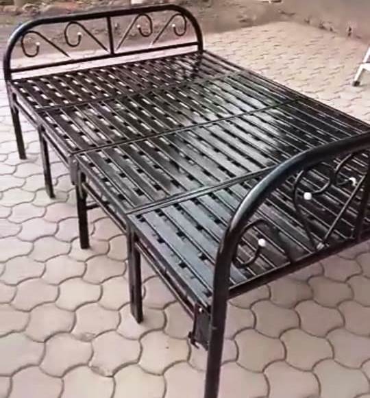 FG BROOK FOUR FEET METAL BED image